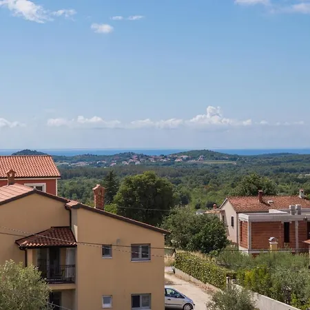 House Topal With Pool In Porec For Max 21 Persons بيت ضيافة Radmani